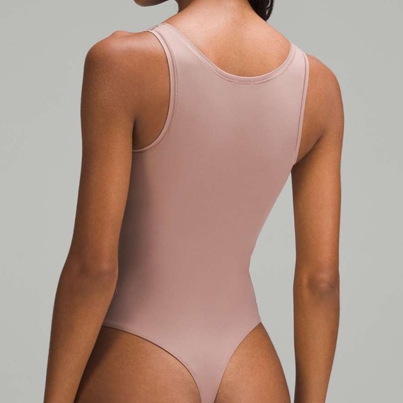Lululemon size M Wundermost Ultra- Soft Nulu Sleeveless Square Neck Bodysuit - Picture 3 of 9